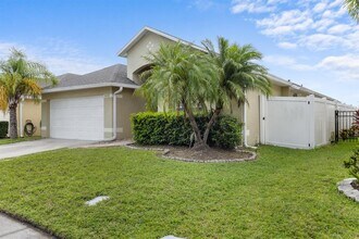 2438 Brewerton Ln in Orlando, FL - Building Photo - Building Photo