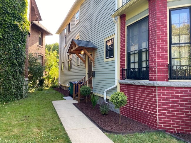 466 Richmond Ave, Unit Apartment 2