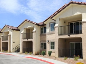 Rancho Seneca in Victorville, CA - Foto de edificio - Building Photo