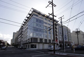 Broadway Grand Phase I in Oakland, CA - Building Photo - Building Photo