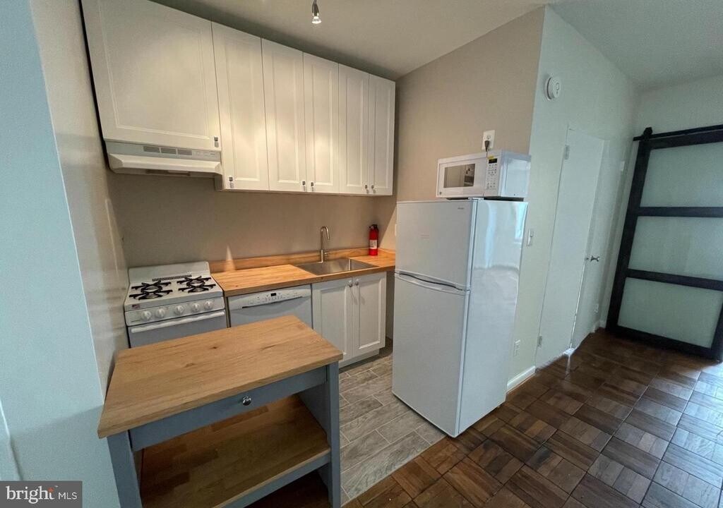 1727 Massachusetts Ave NW in Washington, DC - Building Photo