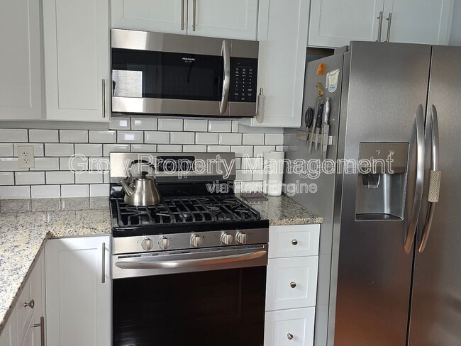 323 Cross St in Philadelphia, PA - Building Photo - Building Photo