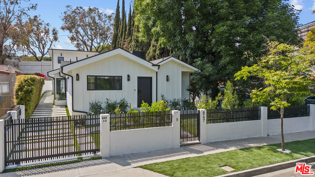 property at 847 Huntley Dr