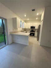 2534 SE 27th Dr in Homestead, FL - Foto de edificio - Building Photo
