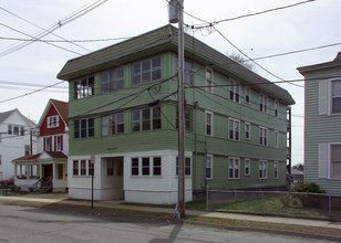 17 Adams St in Chicopee, MA - Building Photo - Building Photo