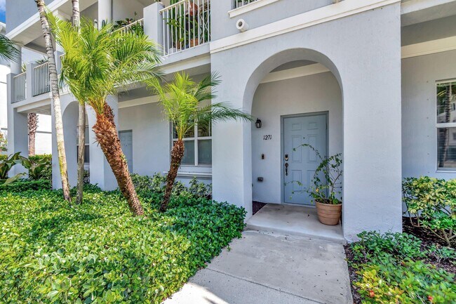 1271 Vía De Fossi in Boynton Beach, FL - Building Photo - Building Photo