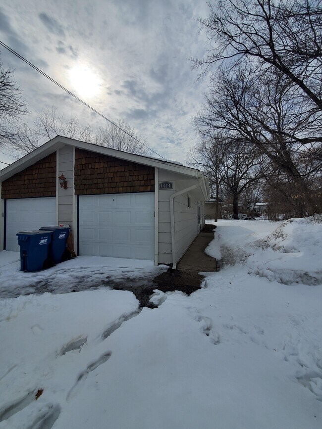 4474 Denbigh Rd Rentals in Mound, MN