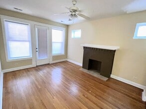 4656 N Central Park Ave, Unit 2 in Chicago, IL - Building Photo - Building Photo