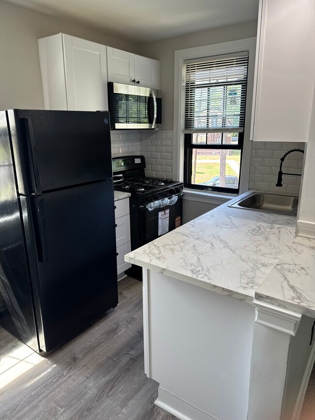 3243 Floyd Walk in Camden, NJ - Building Photo - Building Photo