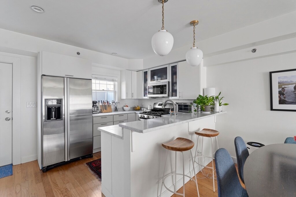 33 Middle St, Unit 2 in Boston, MA - Building Photo