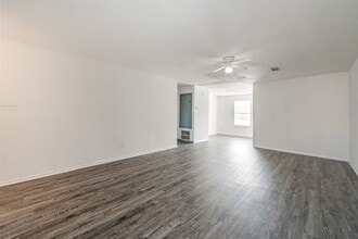 3348 Scotch Moss Ln in La Porte, TX - Building Photo - Building Photo