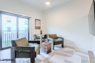 2623 Keene St, Unit 576 in Houston, TX - Building Photo