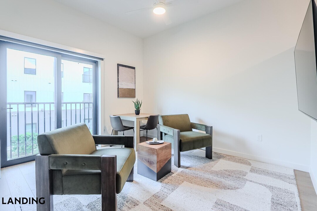 2623 Keene St, Unit 576 in Houston, TX - Building Photo