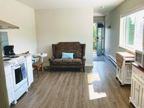 2400 Washington St, Unit Studio 1 in Manson, WA - Building Photo - Building Photo