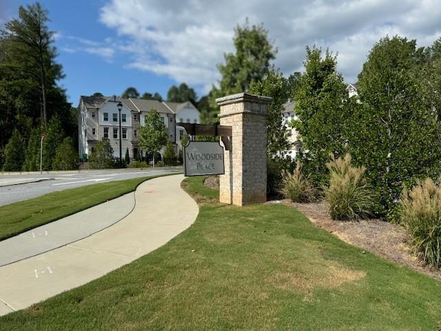 4047 Acer Ct in Peachtree Corners, GA - Foto de edificio