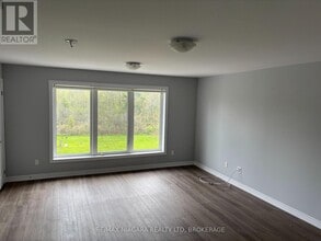 2622-2622 Stevensville Rd in Fort Erie, ON - Building Photo - Building Photo