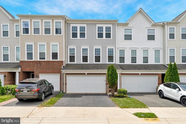 property at 41835 Diabase Square