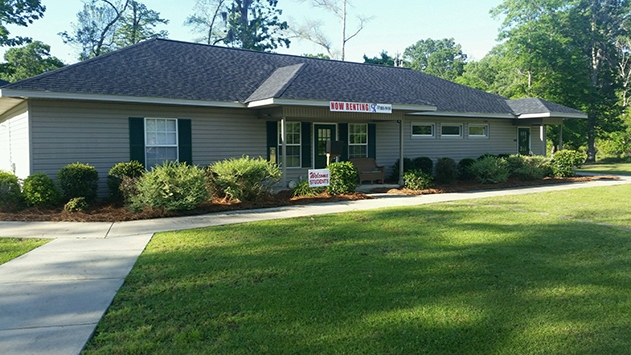 College Park Apartments in Albany, GA - Foto de edificio