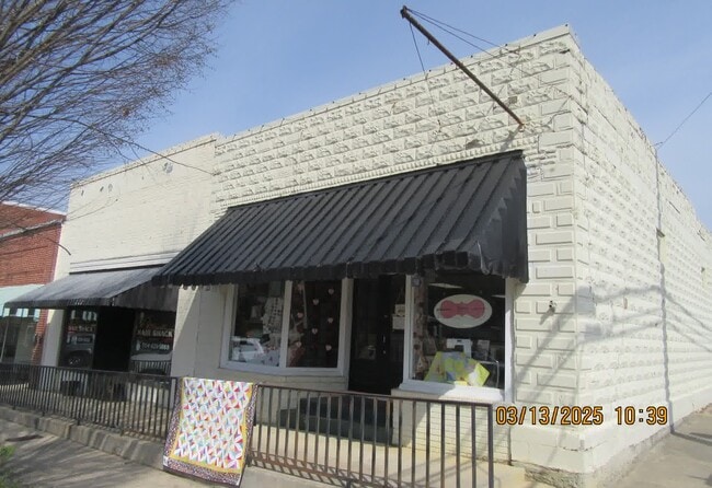 property at 102 W Virginia Ave