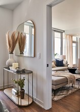 222 W Hill St-Unit -909 in Chicago, IL - Building Photo - Building Photo