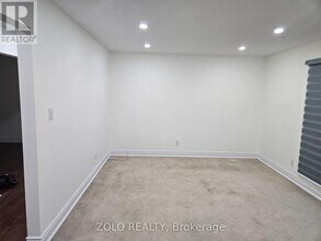 42 Boreham Cir in Brampton, ON - Building Photo - Building Photo