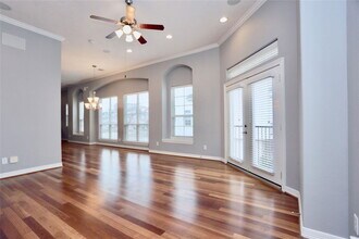 114 Heights Blvd in Houston, TX - Foto de edificio - Building Photo