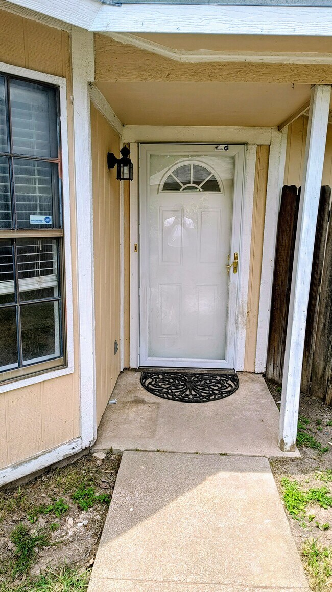 3905 Pickwick Ln in Killeen, TX - Building Photo - Building Photo