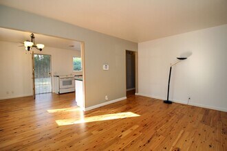 2923 NE 92nd Ave in Portland, OR - Building Photo - Building Photo