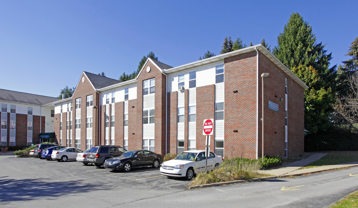 South Rock Apartment in Slippery Rock, PA - Foto de edificio