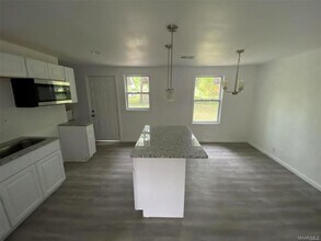 351 Collinwood Ave in Montgomery, AL - Foto de edificio - Building Photo