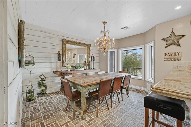 2440 High Vista Cir