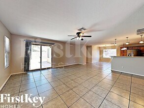 2050 W Hayden Peak Dr in San Tan Valley, AZ - Building Photo - Building Photo