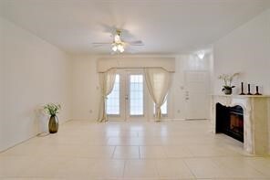 642 Wilcrest Dr in Houston, TX - Building Photo - Building Photo