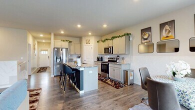 3030 NW Westwood St in Ankeny, IA - Building Photo - Building Photo