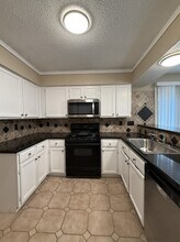 18 N Drifting Leaf Ct in Spring, TX - Building Photo - Building Photo