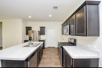 21170 Alder Oaks Dr in Patton Village, TX - Foto de edificio - Building Photo