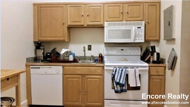 property at 15 Aberdeen St