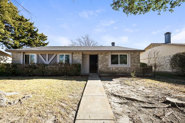 property at 1522 Sunset Ln