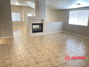 14315 Via La Merced in Bakersfield, CA - Building Photo - Building Photo