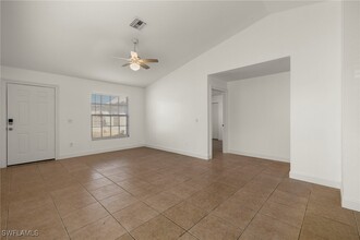 6254 Vista Garden Way in Naples, FL - Building Photo - Building Photo