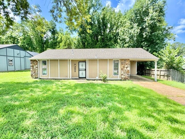 property at 3899 Kerwin Dr