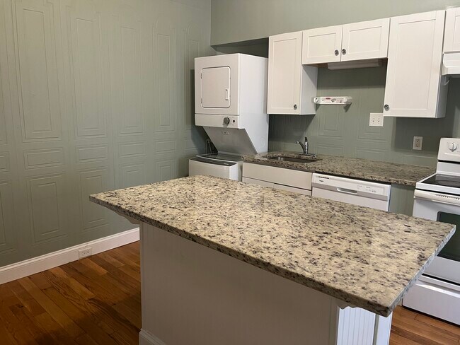 1723 Bank St in Baltimore, MD - Building Photo - Building Photo