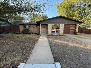 1214 Arthur Stiles Rd in Austin, TX - Building Photo - Building Photo