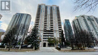 35 Empress Ave in Toronto, ON - Building Photo