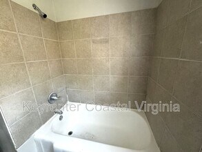 211 Rogers Ave in Norfolk, VA - Building Photo - Building Photo