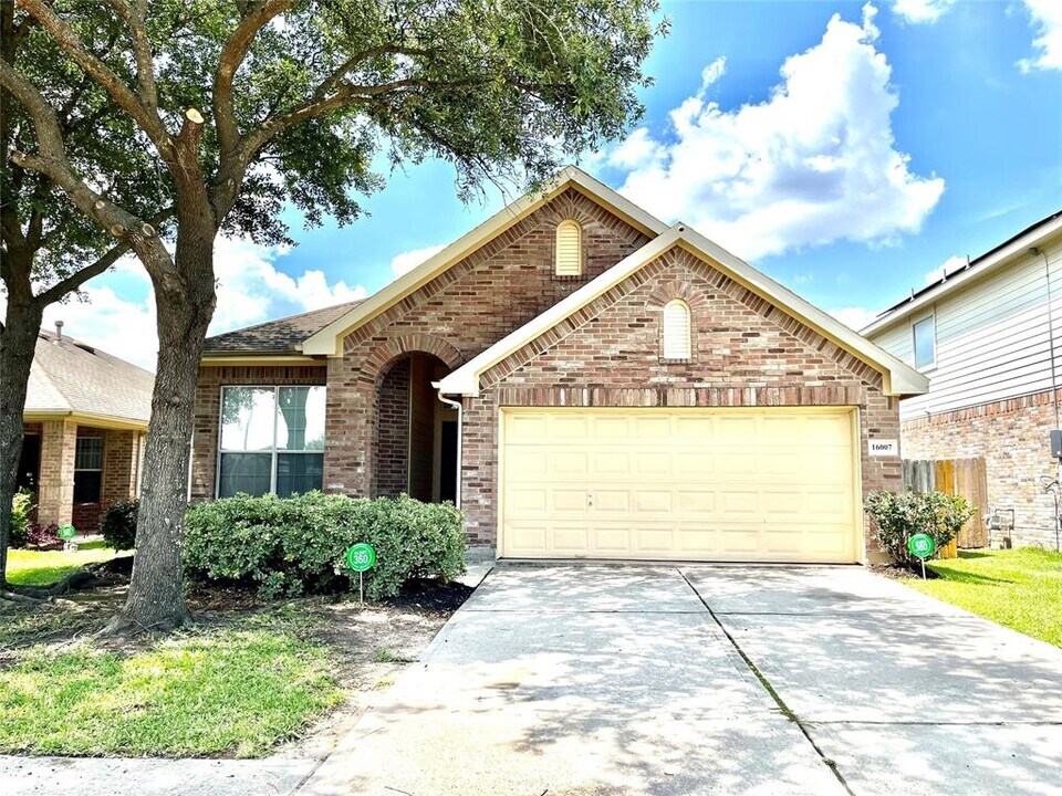 16007 Hidden Manor Dr Photo