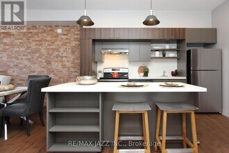 201 King St E in Oshawa, ON - Building Photo - Building Photo