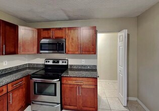 5702 Jefferson St in Hollywood, FL - Foto de edificio - Building Photo