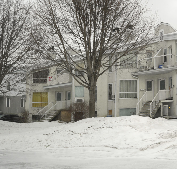 567 Gérard-Proulx in St-Eustache, QC - Building Photo