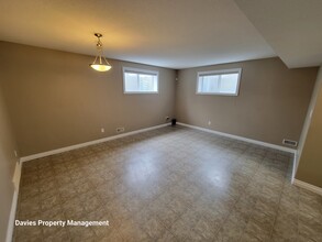 6035-6034 4 Ave SW in Edmonton, AB - Building Photo - Building Photo
